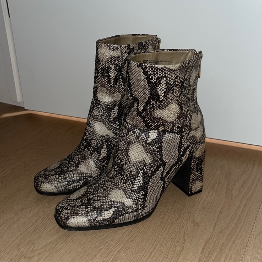 Shoe Dazzle Snake Print Ankle Booties in Black, Cream, Brown